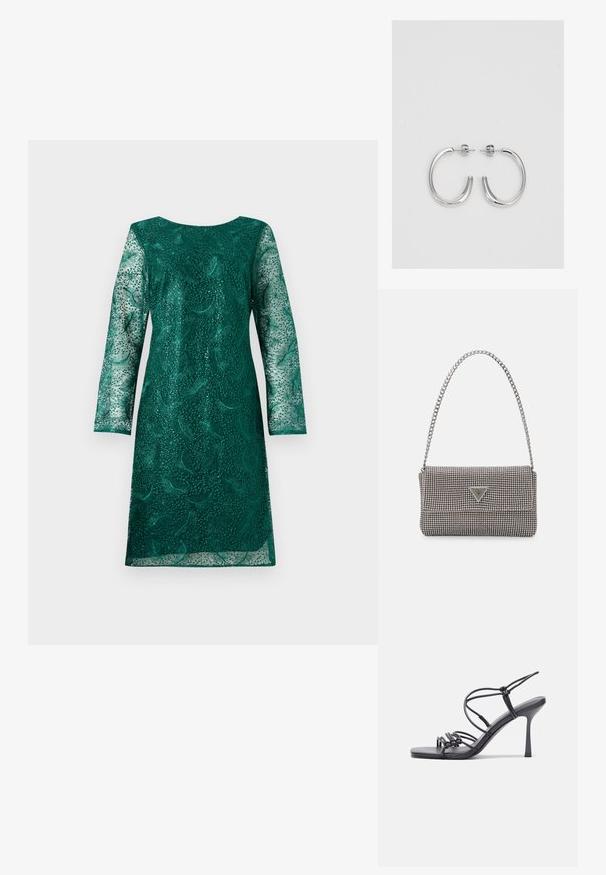 Zöld csipkeborítású ruha hosszú ujjakkal és kerek nyakkivágással. Bonyolult virágminták jellemzik, és enyhén laza fazonú.; Fekete magas sarkú szandálok vékony pántokkal, csomózott mintával, sima négyzetes orral és karcsú stiletto sarkal rendelkeznek.; Világosszürke fémes kézitáska lánc pánttal, kis kör alakú fém kifinomult díszítéssel és háromszög alakú márkagéppel.; Ezüst karika fülbevalók sima, fényes felülettel. Lekerekített forma, könnyű kialakítással, tűs zárómechanizmussal.
