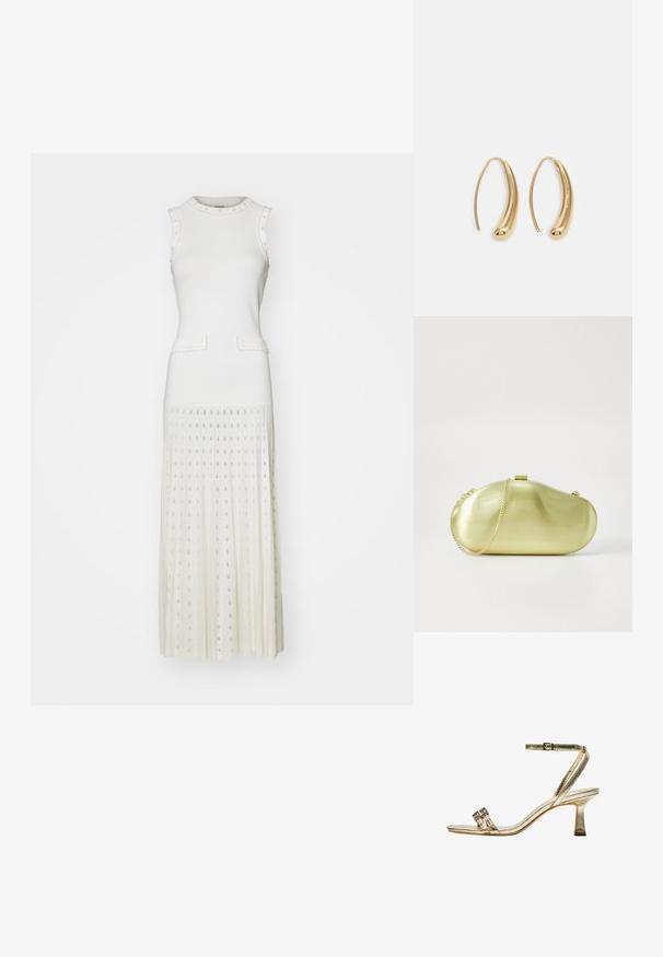 sandro ROBE MIDI DETAILS - Gebreide jurk - ecru; Gouden metallic hoge hak sandaal met enkelbandje, twee smalle voorbanden en een blokhak. Beschikt over decoratieve versieringen.; Metalen gouden clutch tas met een afgeronde, langwerpige vorm, voorzien van een kettinghengsel en een sluiting met een klikmechanisme. Gladde, reflecterende oppervlaktextuur.; Gouden metalen oorbellen in de vorm van een gebogen, verlengde hoop. Kenmerkend zijn het gladde, glanzende oppervlak en de afgeronde punt voor extra detail.