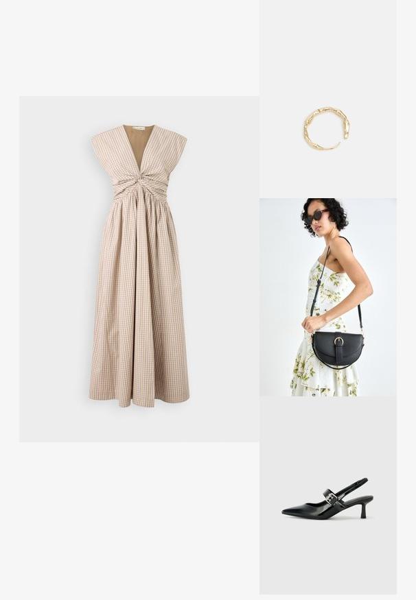 Lang, ærmeløs kjole i beige og hvidt ternet mønster med en plisseret nederdel, featuring en dyb V-hals og rynket bodice detalje.; Sorte laker slingback hæle med spids tå og en lille blokhæl, med en sølvspændeaccent på remmen.; Sort læderhåndtaske med en buet form, aftagelig rem og guldfinish. Tasken har en klap med en spænde detalje.; Guld-tone ring med et organisk, snoet design, glat overflade og affasede ender, hvilket skaber et moderne, skulpturelt udseende.