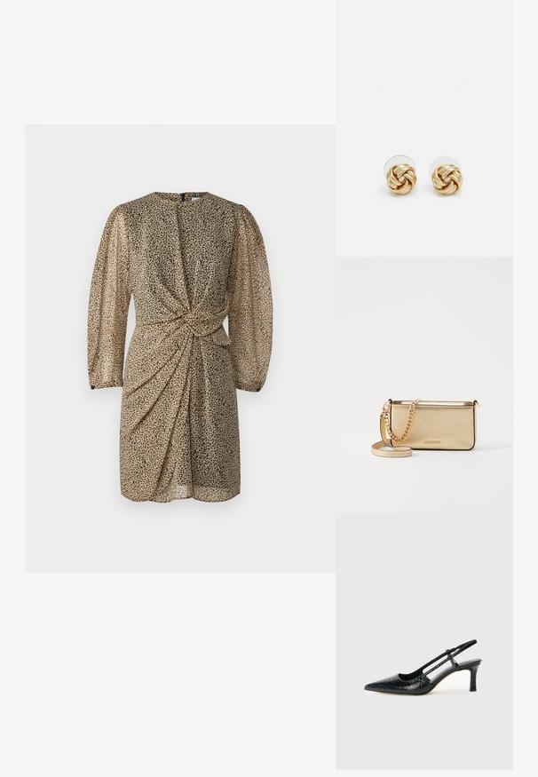 Leopardų rašto suknelė iš permatomo audinio, su aukštu apykaklės iškirpimu, ilgomis pūstomis rankovėmis ir sukta priekyje, su gražiai krentama sijonu.; Juodai lakuoti slingback aukštakulniai su smailiu nosiu, su tekstūruotu gyvatės raštu, reguliuojama juosta ir trumpu, tekstūruotu blokiniu kulnu.; Metaliniu auksu padengtas odinis rankinukas su tekstūruotu paviršiumi, kuris turi auksinį grandinėlės dirželį ir nuimamą petį. Įspaustas prekės ženklas.; Aukso spalvos mazgo auskarai su sukimo dizainu. Kiekvienas auskaras turi apvalų skaidrų pagrindą, užtikrinantį saugų dėvėjimą.