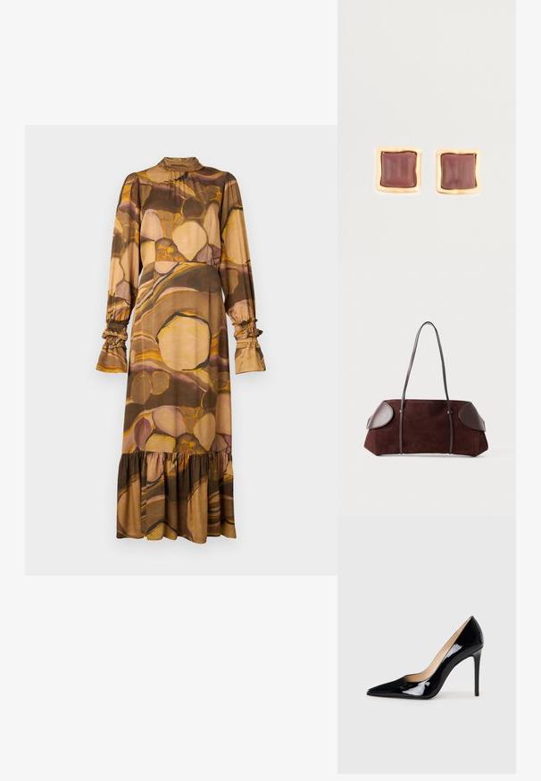 Långärmad klänning i mjuka, blandade material med ett abstrakt mönster i brunt och beige, hög krage, volangärmar och en volangnederkant.; Svart lackläder högklackad pumpsko med spetstoppdesign och en slank silhuett. Har en mjuk, glänsande finish och en smal stilettklack.; Brun mocka väska med läderdetaljer, strukturerad form, dubbla axelremmar och rundade kanter, med en slät yta och minimal hårdvara.; Kvadratiska studsörhängen med en djup vinröd mitt och en guldfärgad, strukturerad ram. Slät yta med rundade kanter.