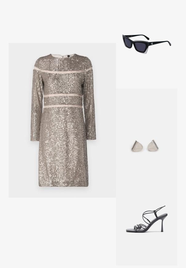 Marc Cain Robe de soirée - shiny sand; Des sandales noires à talons hauts avec des fines lanières au design noué, un bout carré lisse et un talon aiguille élégant.; Lunettes de soleil noires surdimensionnées avec une forme géométrique, dotées de verres foncés et d'un détail gris contrastant sur la monture. Logo sur la branche.; Boucles d'oreilles en métal argenté avec une forme larmoyante lisse et une finition polie. Des gravures subtiles ajoutent des détails. Design minimaliste.