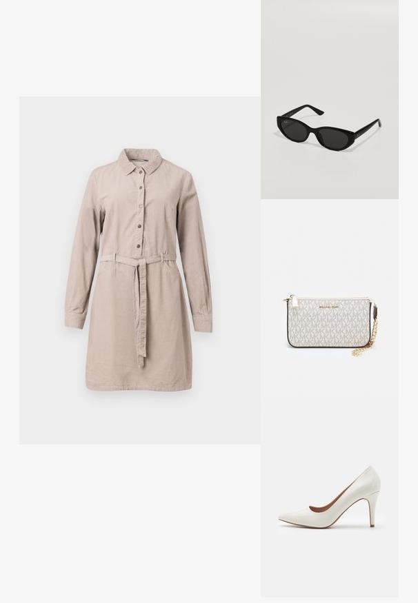 Abito camicia beige a maniche lunghe realizzato in tessuto morbido, con una chiusura a bottoni sul davanti, una cintura in vita e colletto.; Scarpa con tacco alto in pelle verniciata bianca, con punta affilata e superficie liscia, caratterizzata da un tacco sottile e un'apertura bassa.; Occhiali da sole neri a forma di cat-eye, con profilo sottile. Realizzati in plastica liscia, con lenti scure e leggere incisioni del logo sulle tempie.; Wristlet Michael Kors in tela rivestita beige con motivo a logo MK ripetuto, hardware dorato e tracolla a catena staccabile.