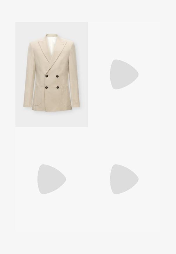 Bēšs dubultā krūšutējs, izgatavots no lina auduma maisījuma. Tam ir divas priekšējās kabatas un melni pogas. Ārkārtīgi sakārtots dizains ar asām atlokām.; Baltas un melns garām piedurknēm krekls ar norādītām apkaklēm, priekšējiem pogām un gludu auduma tekstūru. Etiķetes redzamas iekšējā kakla daļā.; Tumši zili bikses, kas izgatavotas no gludas auduma, ar sašujamu jostu un sašaurinātu dizainu. Plakanas priekšpuses ar minimāliem detalēm, nodrošinot elegantu siluetu.; Melnas ādas loafers ar gludu virsmu, ar noapaļotu purngalu un šauru joslu pāri augšdaļai. Zems kaudzes papēdis.