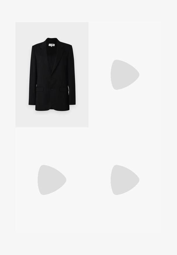 MM6 Maison Margiela JACKET - Bleizers - black; Proenza Schouler White Label MIRA - Pamata T-krekls - black; MM6 Maison Margiela PANTS - Auduma bikses - grey melange; Sudraba peep-toe čības ar gludu, spīdīgu apdari, zemu stiletto papēdi un atvērtu aizmuguri, kas nodrošina vieglu uzvilkšanu.