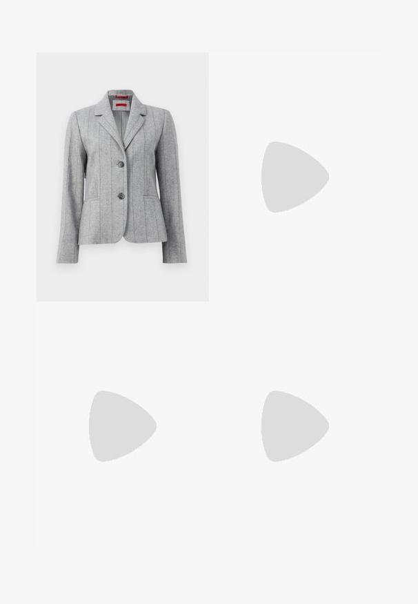 Blazer gris ajusté avec col revers, deux boutons à l'avant, coutures verticales et poches avant, présenté sur un fond blanc.; Pull sans manches gris clair avec un col et un ourlet côtelés. Présente trois appliqués floraux texturés sur le devant. Étiquette de la marque : MAX&Co.; Jupe plissée grise en tissu à motif chevrons ; dotée d'une taille structurée et d'une coupe droite en bas.; Paul Smith TOPANGA - Ballerines - black