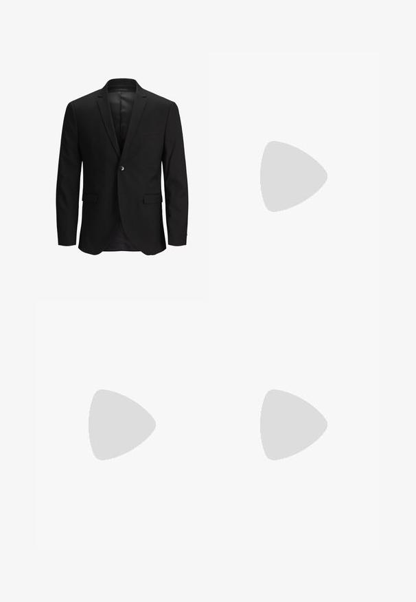 Giacca nera con chiusura a un bottone, taglio slim, revers a angolo e due tasche frontali. Tessuto liscio con un design pulito e formale.; Maglione a collo alto nero con texture a costine, maniche lunghe e silhouette aderente. Presenta dettagli in maglia al collo e ai polsini.; Pantaloni neri in tessuto morbido, con pieghe frontali, vita con bottone e polsini a gamba affusolata. Silhouette classica e sartoriale.; Mocassini neri in pelle con finitura liscia, punta arrotondata, cuciture decorative e suola leggermente rialzata.; Occhiali da sole con montatura in plastica trasparente, lenti grigie, design avvolgente e dettaglio del logo sul lato. Texture liscia con aste curve.; Guanti in pelle nera senza dita con finitura testurizzata. Le caratteristiche includono quattro fori per le dita, cuciture rinforzate e una chiusura a scatto.