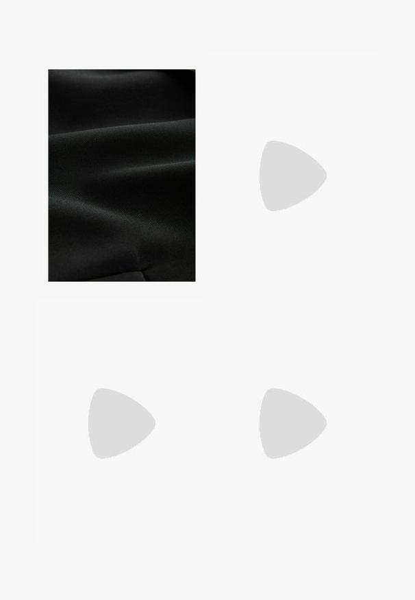 Țesătură neagră cu o suprafață netedă și texturată, prezentând cute subtile și un aspect uniform, ideală pentru diverse aplicații vestimentare.; Cămașă cu imprimeu de leopard, cu nasturi, dintr-un material bej și brun. Prezintă mâneci lungi, guler și un buzunar pe piept.; Pantaloni negri cu un design lejer, cu picioare largi, cu un front pliat și o textură netedă. Fabricat dintr-un material ușor. Se potrivesc la talie.; Mule-uri negre din piele, cu vârf ascuțit, design minimalist și accent texturat pe tocul din spate. Suprafață netedă și talpă plată.