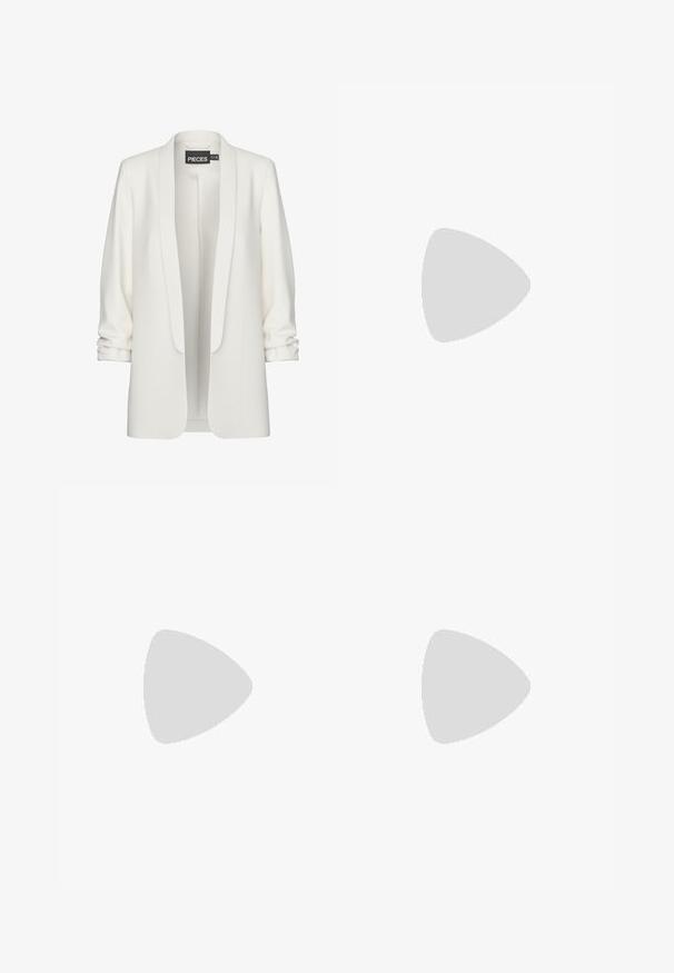 Witte blazer van gladde stof, met een open voorkant en opgerolde mouwen. Heeft een minimalistisch ontwerp en geen zichtbare sluitingen of patronen.; Zwart-witte korte mouwen bodysuits met ronde halzen en stringonderdelen, gemaakt van glad, rekbaar stof.; Geribbelde legging in een warme oranje tint, met een hoge tailleband. Gemaakt van een zachte stof met verticale textuur, biedt een aansluitende fit.; Zwarte leren enkellaarsjes met een slouchy ontwerp, spitse neus en hoge stilettohak, met een zachte, textuur afgewerkte rand om de enkels.; Zilveren oorringen met een gladde, glanzende afwerking, een minimalistisch ontwerp en een veilige sluiting aan de bovenkant.