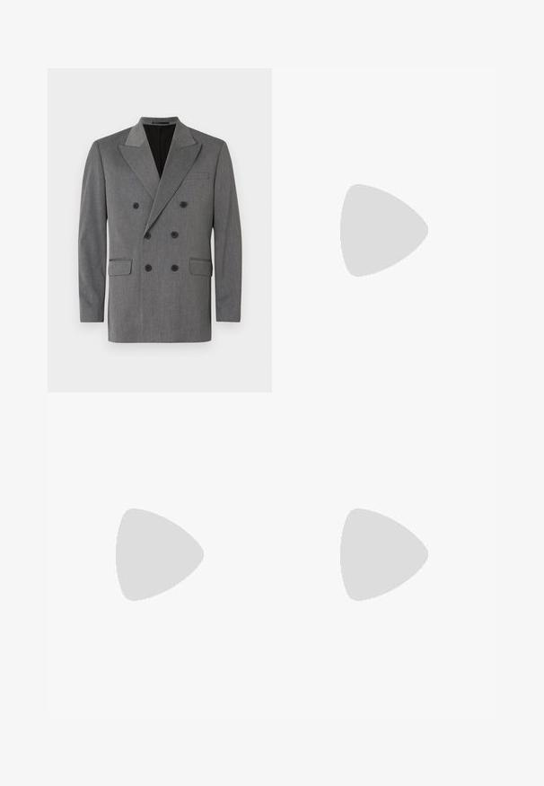 Jack & Jones PREMIUM JPRBUSHWICK ASHTON BLAZER - Švarkas - dark grey; Balta trumpa rankovėmis marškinėliai, laisvas kirpimas, apvalus iškirpimas, lygaus džinsinio audinio, nepuošta nugara, tiesiai kraštu, be raštų ar akcentų.; Pilkos pritaikytos kelnės su plokščiu priekiu, dviem šoninėmis kišenėmis ir vienu mygtuko užsegimu. Lygi tekstūra su subtiliu dryželiu.; Juodi odiniai loafersai su lygiu paviršiumi, apvaliu pirštu ir dekoratyvine siūlė viršuje. Žemas sustiprintas kulnas ir lengvas blizgesys.