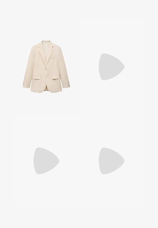 Beige blazer gemaakt van een gladde stof, met notch revers, twee voorzakken en een sluiting met één knoop. Klassieke pasvorm en op maat gemaakt ontwerp.; Beige overhemd met lange mouwen en knoopsluiting, met een klassieke kraag, een voorste plooi en een subtiele textuur. Zachte stof met een ontspannen pasvorm.; Linnen broeken in lichtbeige met een gestructureerde afwerking. Beschikt over twee achterzakken met knopen en riemlussen voor een verstelbare pasvorm.; Bruine suede instappers met een ronde neus en een lage zwarte rubberen zool, met een decoratieve band en stiksel details op het bovenwerk.
