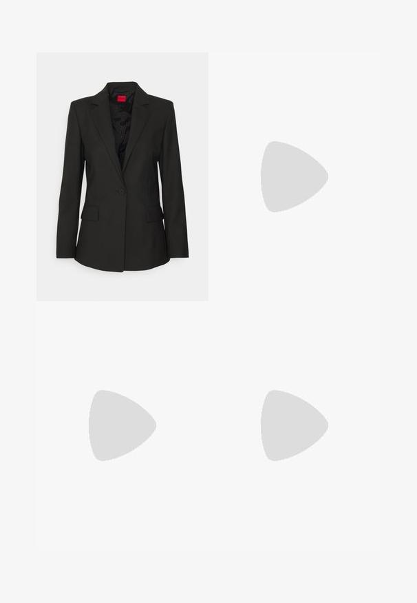 HUGO ATANA - Blazer - black; Camiseta de algodón negra con cuello redondo, mangas cortas y un logo bordado en el pecho. Ajuste simple y relajado sin patrones.; Pantalones negros ajustados con un diseño de pierna recta, que presentan una textura suave y pliegues nítidos en el frente. Sin herrajes visibles.; Zapatilla baja en gris y negro con tela texturizada, detalles de cuero, cordones en la parte delantera, suela blanca acolchada y una lengüeta en el talón.