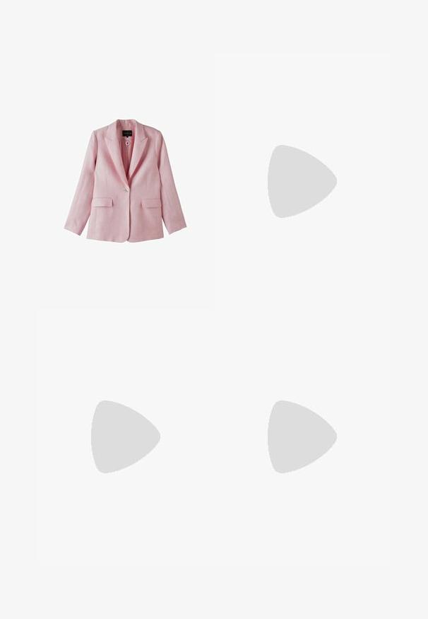 STOCKH LM Bleiseri - pink; Mustapaitainen lyhythihainen paita, jossa on tyköistuva siluetti, kerroksittain muotoiltu sivuosa ja sileä, joustava kangas mukavuutta varten.; Musta polyesterinen culotte-housut, jossa on joustava vyötärö, kaksi etupleettiä ja löysä siluetti. Ei näkyviä kuvioita tai metallisia yksityiskohtia.; Musta kiiltävä korkokenkä sandaalit neliönmuotoisella varpaalla, nilkkaremmillä ja hopeisilla soljilla. Varustettu tukevalla lohkokorkealla vakauden takaamiseksi.