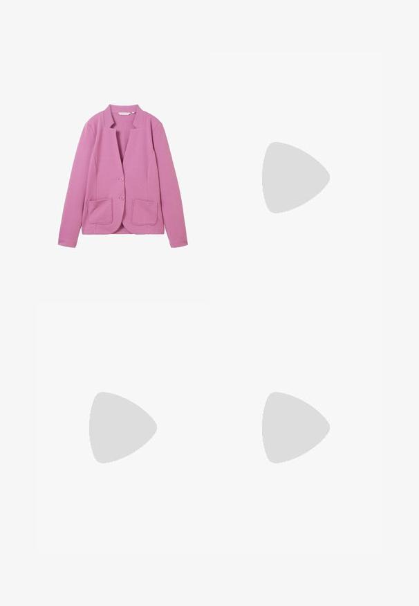 TOM TAILOR STRUCTURE - Blazer - mauvy plum; Weißes kurzärmliges T-Shirt mit Rundhalsausschnitt, lockerer Passform, aus weichem Baumwollstoff. Glatte Textur, keine Muster oder Logos.; Marineblaue Weitbein-Hosen mit einem weißen elastischen Bund und kontrastierenden Seitenstreifen. Glatte Textur mit lässiger Passform und seitlichen Schlitzen am Saum.; Schwarze Slingback-Schuhe mit einer spitzen Zehe, aus glattem Material gefertigt, mit einem kleinen Absatz und einem dekorativen silbernen Akzent auf dem Blatt.