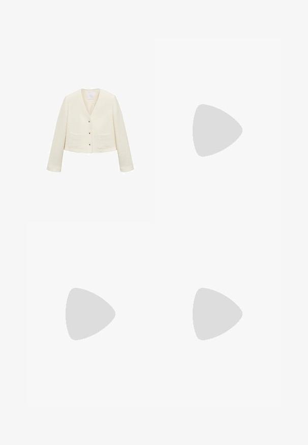 Krem bež skraćeni sako od teksturiranog materijala; ima V-izrez, dugačke rukave i dva prednja džepa sa zlatnim dugmadima.; Bijela majica kratkih rukava od pamuka. Ima okrugli izrez i opušteni kroj. Glatka tekstura bez vidljivih uzoraka ili naglasaka.; Crne traperice od denima s opuštenim krojem, ravnim nogavicama, dizajnom s pet džepova i blago izblijedjelom teksturom. Zaključavanje na dugme i patentni zatvarač sprijeda.; Kremasto-ljubičaste tenisice s tri pruge i strukturiranim smeškim potplatom, s vezicama i podstavljenim petom. Mekana gornja tkanina.