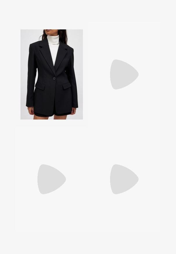 Juodas blazeris su pritaikytu siluetu, tekstūruotu audiniu, iškirptomis atlapomis, viena sagtele ir dviem priekinėmis kišenėmis, derinamas su baltu simpatišku megztiniu.; Juodas satino naktinis marškinėlis su nėriniuotu V formos iškirpimu ir plonomis petnešėlėmis, dėvimas su tamsiai mėlynomis džinsais, prieš neutralų foną.; Baltos, platėjančios džinsinės kelnės su mygtuko uždarymu, penkiais kišeniais ir subtiliais siuvinėjimo elementais. Minkšta tekstūra ir laisvas dizainas. Nėra matomų dėvėjimo žymių.; Juodas gumos šlepetės tipo sandalai su tekstūruota dirželiu ir paprastu plokščiu padu, rodomi iš šono ant vientiso šviesaus fono.; Juodos katės akies formos saulės akiniai su blizgiu paviršiumi, dėvimi kartu su tekstūruotu pilku marškinėlių hemštu. Matomi dideli žiediniai auskarai.; Juodas pintas odinis rankinės su išlenkta forma, turinti storą rankeną ir užtrauktuko uždarymą. Textūruota paviršius su blizgiu finišu.