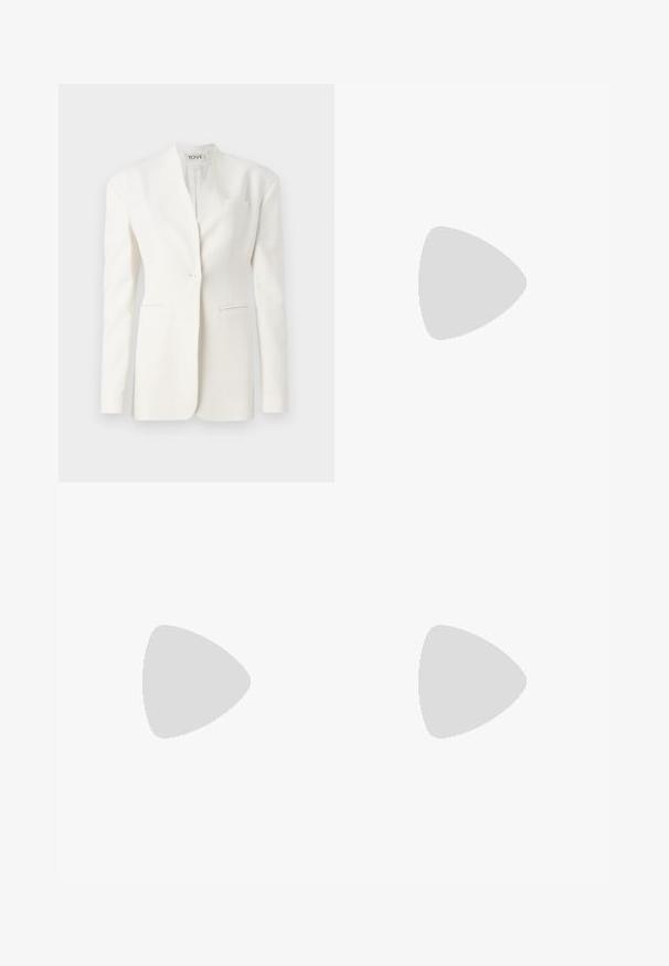 Witte op maat gemaakte blazer met een enkele knoop, scherpe revers, twee vo pockets en een borstzak. Glad materiaal met een gestructureerde silhouet.; Witte korte mouwen T-shirt van katoen. Ronde hals ontwerp met een soepele textuur en geen zichtbare patronen of accenten. Basisstijl.; Zwarte, vloerlange satijnen rok met een gladde textuur, een aansluitende tailleband en een A-lijn silhouet, zonder zichtbare versieringen of patronen.; Witte sneaker van glad synthetisch materiaal, ronde neus, platte rubberen zool en subtiele logo-details aan de zijkant en op de hiel.; Tortoiseshell zonnebril met een ronde, stevige montuur en bruine lenzen. Heeft subtiele patronen en rechte, taps toelopende veren.