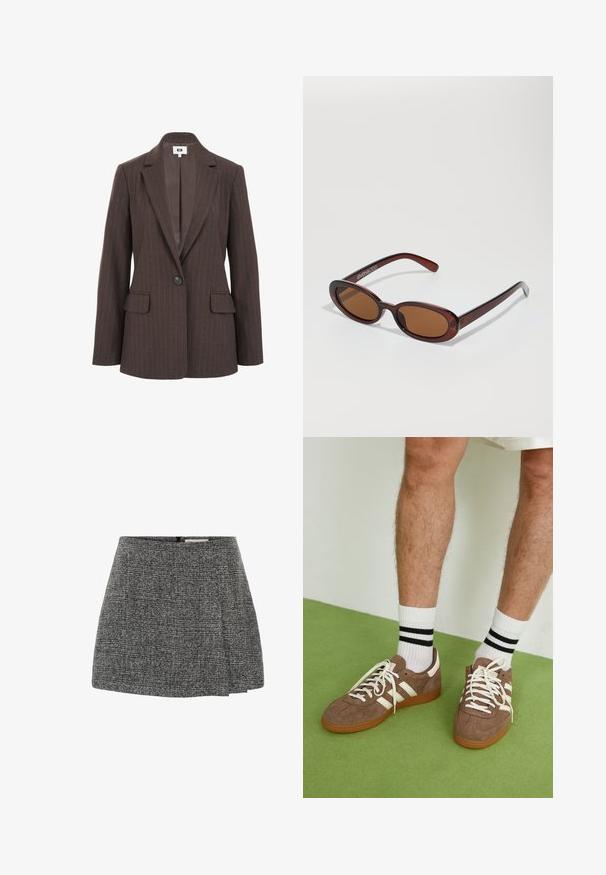 Brauner Blazer mit Nadelstreifen, mit Reverskragen, einem Knopfverschluss und zwei vorderen Taschen. Glatte Innenauskleidung in einem dunkleren Farbton.; Langärmliges Oberteil aus cremefarbener Stoff, mit leichter Raffung an den Seiten und klassischem Kragen. Sanfte Textur, schlichtes Design.; Grauer Rock mit strukturierter Oberfläche und plisseeartigem Design, ausgestattet mit einem Reißverschluss auf der Rückseite. Das Material weist ein gewebtes Muster auf, das einen dezenten dreidimensionalen Effekt erzeugt.; Braune Wildleder-Sneaker mit weißen Akzenten und Schnürsenkeln. Gummisohle in Kautschuk-Optik. Getragen mit weißen Socken, die schwarze Streifen haben. Grüner strukturierter Fußboden.; Runde, braun getönte Sonnenbrillen mit einem glänzenden burgunderfarbenen Rahmen. Schlanke Bügel mit dezentem Branding. Flaches Linsendesign.; Braune, geflochtene Lederhandtasche mit einer lässigen, dreieckigen Form. Verfügt über einen geflochtenen Griff und einen Reißverschluss an der Oberseite.