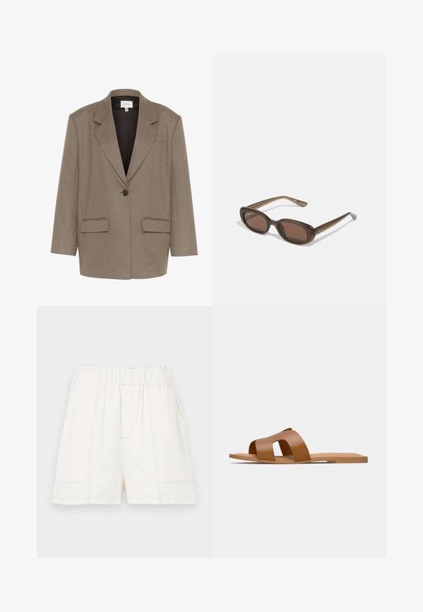 Hnědý blazer ve strukturovaném designu s jedním knoflíkem, dvěma předními kapsami a klopami. Hladká, strukturovaná tkanina.; Bílý krátký rukáv tričko vyrobené z hladkého materiálu, s kulatým výstřihem a jemnými švy na lemu.; Bílé bavlněné šortky s elastickým pasem, které mají boční kapsy a viditelné švy pro zvýšení textury.; Hnědé ploché sandály s širokými zkříženými pásky vyrobenými z hladkého syntetického materiálu a plochou, minimalistickou podrážkou.; Hnědé oválné sluneční brýle s tmavými skly. Rámeček je z průhledného hnědého materiálu a má na stranách potisk s logem.; Tkaný slaměný košík s hnědými koženými akcenty, dvěma uchy a odnímatelným popruhem. Zakřivený tvar se silným dnem.; Stradivarius SET - Náramek - dark brown
