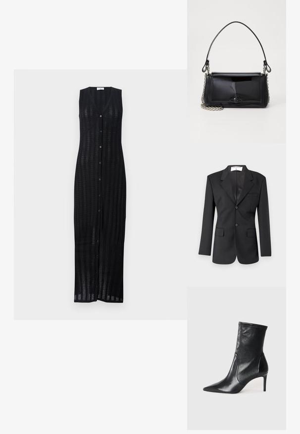 Crni sako od glatkog materijala s jednim dugmetom, reverima, dva prednja džepa i krojem prilagođenim tijelu.; Crna, bez rukava, duga haljina s V-izrezom i zatvaranjem na dugmad. Izrađena od teksturiranog, mrežastog materijala s ravnim siluetom.; Crne gležnjače od glatke kože, s uskim vrhom, prilagođenom cijevi i tankim visokim potpeticama. Minimalistički dizajn bez vidljivih metalnih dijelova.; Crna patentna kožna torba pravokutnog oblika, s lancem za nošenje i karakterističnim metalnim detaljem u središtu. Glatka tekstura.