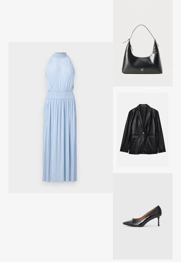 Černý kožený blazer s klopami, jedním zlatým zapínáním, dvěma předními kapsami a hladkým povrchem. Vnitřní podšívka je tmavá.; Světle modré midi šaty bez rukávů s pletenou texturou a smockovaným pasem. Design zahrnuje vysoký výstřih a splývavou sukni.; Černá lakovaná vysoká podpatková bota s špičatou špičkou, ozdobným páskem v přední části a tenkým stiletto podpatkem.; Černá hladká kožená kabelka přes rameno s zaobleným vrchem, jediným popruhem, zipovým uzávěrem a malým stříbrným logem uprostřed přední strany.