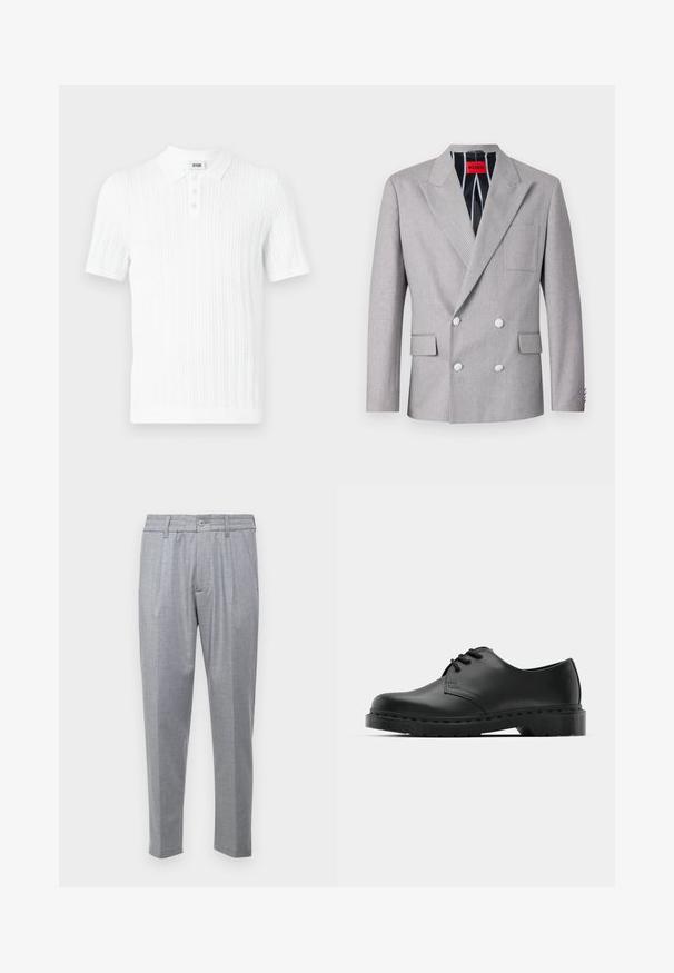 Grauer doppelt-knöpfiger Blazer aus strukturiertem Stoff. Mit spitzen Revers, zwei vorderen Taschen und weißen Knöpfen. Gefüttert mit gestreiftem Muster.; Weißes Poloshirt mit kurzen Ärmeln aus strukturiertem Strickstoff, ausgestattet mit einem Kragen und einer Knopfleiste mit drei Knöpfen, sowie einem feinen vertikalen Rippmuster.; Hellgraue Hose aus strukturiertem Stoff mit Falten, klassischem Bund und schmeichelhaft zulaufenden Beinen. Knopfverschluss vorne.; Schwarze Leder-Oxford-Schuhe mit Schnürdesign, runder Zehenform, flacher Gummisohle und subtilen Nähten entlang des oberen Teils.
