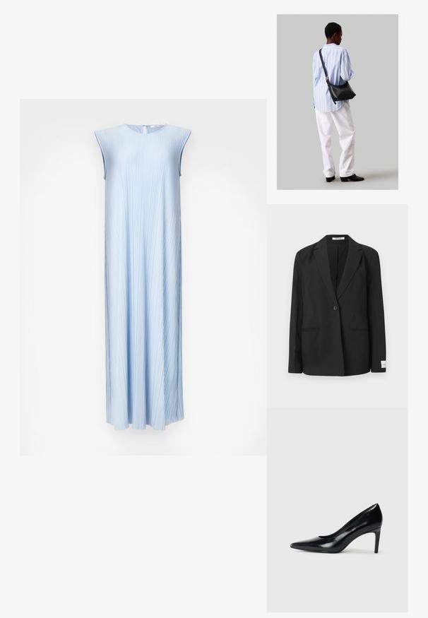 Čierny sako s klopovým golierom, jedným gombíkom, dvoma prednými vreckami a obdĺžnikovou nášivkou na rukáve. Hladká textúra tkaniny.; Svetlomodré skladané šatôčky bez rukávov s okrúhlym výstrihom a uzáverom na chrbte v tvare kľúčovej diery. Plynulý A-línie tvar, hladká textura a jemný lesk.; Čierna kožená vysoká topánka s ihlovým podpätkom a špičatou špicou, hladkou textúrou a zúženým podpätkom. Minimalistický dizajn, bez ďalších ozdôb.; Čierna kožená ramenná taška so mäkkou textúrou, trojuholníkovým tvarom a nastaviteľným popruhom, skombinovaná s svetlomodrou pruhovanou košeľou a bielymi nohavicami.