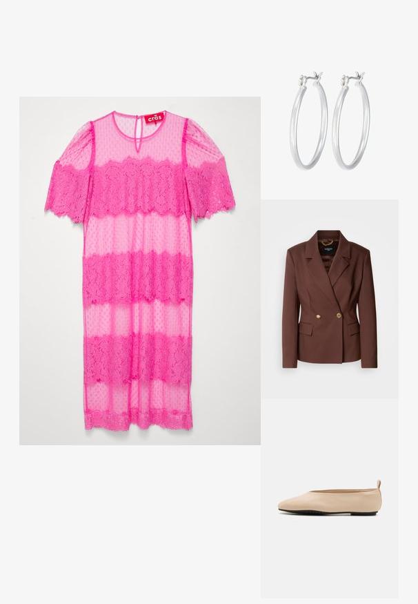 Hnedý dvojradový blejzer s dvoma zlatými gombíkmi, klopovými lícami a bočnými vreckami. Vyrobený z hladkej látky s pevnou siluetou.; Priesvitné ružové šaty s čipkovými akcentmi a textúrou bodiek. Majú krátke rukávy a otvor na chrbte v tvare kľúčovej dierky.; Bežové kožené baletné baleríny s nízkoprofilovým dizajnom, okrúhlou špičkou a čiernou gumovou podrážkou, s malým zadným poutkom pre jednoduchšie obúvanie.; Strieborné kruhové náušnice s hladkým, lesklým povrchom. Kolový tvar a bezpečné klikanie na uzatváranie. Ľahký dizajn vhodný na každodenné nosenie.