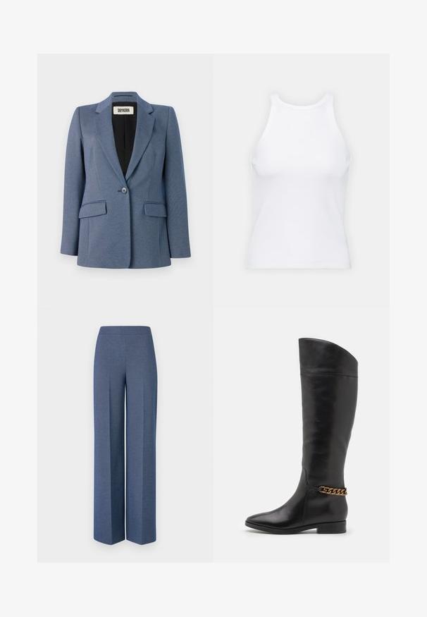 Modrý tailoringový blejzr s texturovanou tkaninou, s jednom tlačítkovým zapínáním, dvěma předními kapsami a černou podšívkou. Výrazný design klopy.; Bílý bezrukávový top vyrobený z ribbed látky, s kulatým výstřihem a přiléhavým střihem, s minimem švů a bez ozdob.; Kalhoty s širokými nohavicemi z texturované modré tkaniny se hladkým páskem a ostrými sklady vpředu, které zdůrazňují řemeslné zpracování.; Vysoké černé kožené boty s elegantním designem, špičatou špičkou a zlatým řetízkem na kotníku. Nízký blokový podpatek. Hladká textura.