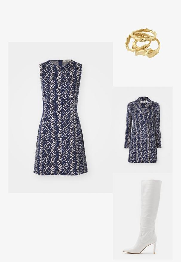 Tamsiai mėlyna dvigubai užsegama striukė su smėlio spalvos abstrakčiu raštu, su įpjovomis atlapais, ilgomis rankovėmis ir dviem priekiniais kišenėmis. Minkšta audinio tekstūra.; Mėlynos spalvos be rankovių suknelė su grietinėlės spalvos zigzago raštu, apvaliu iškirpimu ir užtrauktuku nugaros pusėje. A formos siluetas.; RAID TRIBUTE - Aukštakulniai batai - white; Auksinės spalvos susuktos žiedų krūvelės, turinčios tekstūruotą dizainą su lygiomis ir kreivomis briaunomis, sukuria organišką, plaukiojančią išvaizdą.