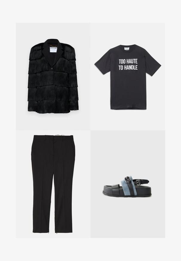 Črna jakna z večplastnimi resicami, z izrezanim reverjem in enim gumbom za zapiranje. Mehka tekstura, strukturiran dizajn.; Črna bombažna majica s kratkimi rokavi in okroglim izrezom, ki na sprednji strani vsebuje beli napis "PREVISOKO ZA OBVLADOVANJE".; Črne krojene hlače s ravno zasnovo, ki imajo dva sprednja žepa in zadrge na gležnjih za prilagodljivo prileganje. Gladka tekstura.; Črne in modre sandale s široko platformo, usnje in denim material, nastavljiva zaponka in odprt toe dizajn.