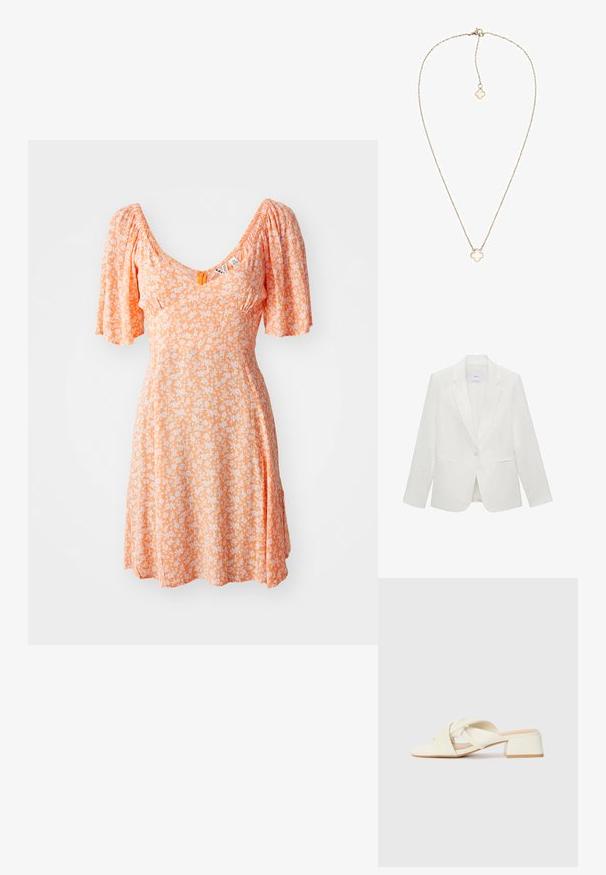 Witte op maat gemaakte blazer met een geknipt revers, enkele knoopsluiting, twee voorzakken en een gladde textuur.; Oranje jurk met pofmouwen, een V-halslijn, voorzien van een bloemenpatroon in het wit. Vloeiende stof, knie-lange ontwerp en geraffineerde details.; Roomkleurige block-heeled sandaaltjes met gedraaide bandjes en een vlakke teenbed. Glad synthetisch materiaal met een matte afwerking.; Lichtgrijze nepleren handtas met gouden kettingriem, voorzien van een V-vormige sluiting en een kwastdetail. Gladde textuur, rechthoekige vorm.; Goudkleurige ketting met een bloemenvormige hanger met een doorschijnend middenstuk. Fijne schakels en een haaksluiting.