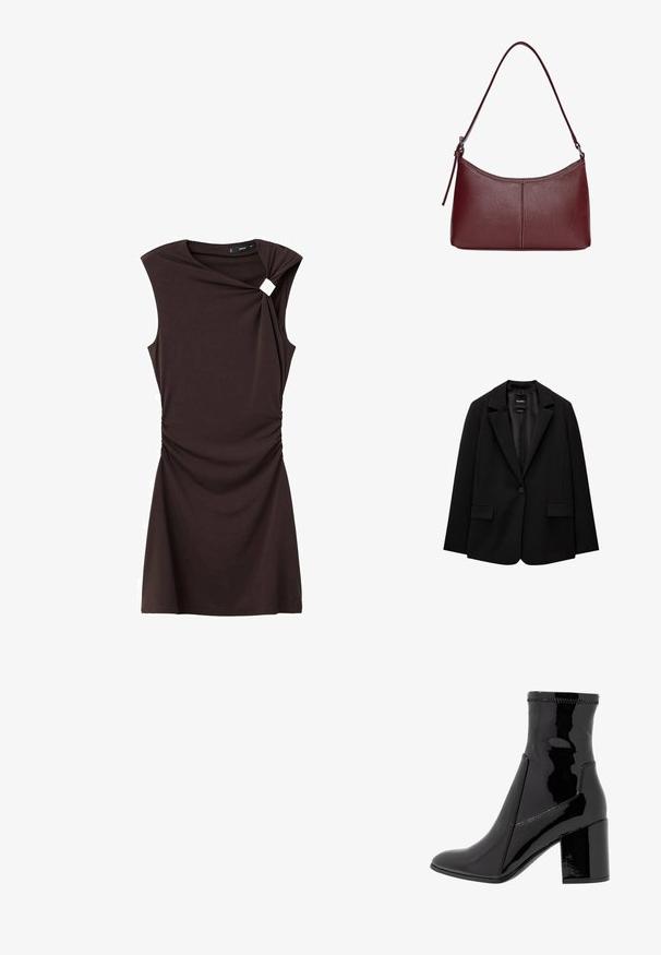 Schwarzer Blazer aus glattem Stoff mit einem Knopfverschluss, abgesetztem Revers und zwei vorderen Taschen. Minimalistisches Design, taillierte Passform.; Braunes Kleid mit kurzen Ärmeln, das ein gedrehtes Design an der Schulter und Raffung an der Taille aufweist, gefertigt aus einem glatten, dehnbaren Stoff.; Schwarze, lackierte Knöchelstiefel mit glatter Textur, spitzem Zeh und strukturiertem Blockabsatz. Verfügt über ein reißverschlussfreies Design und kontrastierende Nähte.; Bordeauxfarbene Ledertasche mit geschwungener Form, einem einzigen Schulterriemen und gesteppten Details in der Mitte. Glatte Textur, minimales Zubehör.