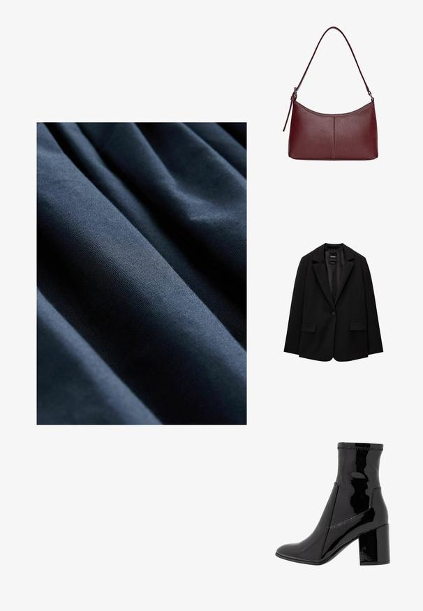 Černý blazer vyrobený z hladké tkaniny s jednotlivým knoflíkovým zapínáním, klopovými límci a dvěma předními kapsami. Minimalistický design, perfektní střih.; Námorně modrá látka s hladkým povrchem, která má vertikální sklady vytvářející jemnou hloubku a rozměr.; Černé lakované kotníkové boty s hladkým povrchem, špičatou špičkou a strukturovaným blokovým podpatkem. Obsahují design bez zipu a kontrastní švy.; Vínová kožená kabelka s zakřiveným tvarem, jediným ramenním popruhem a prošíváním ve středu. Hladký povrch, minimální kovové prvky.