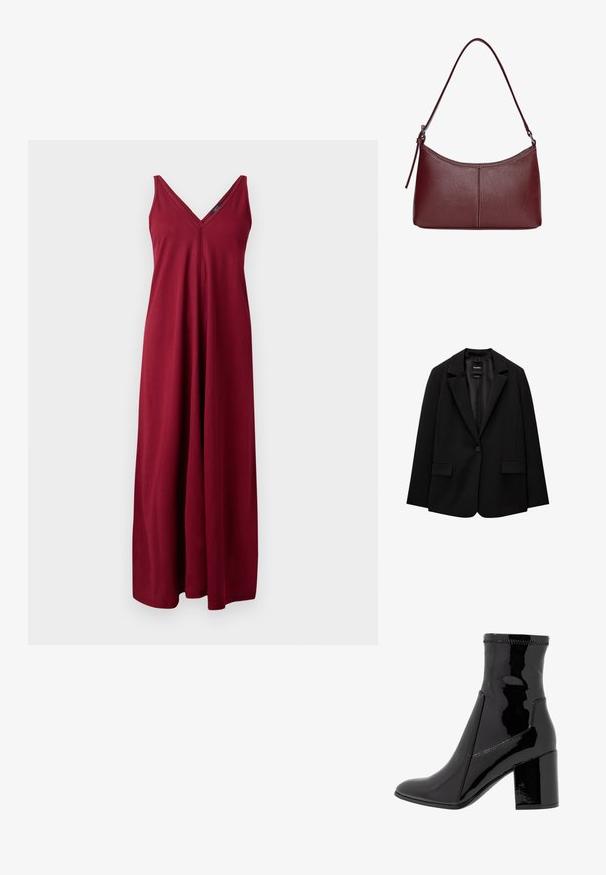 Czarna marynarka wykonana z gładkiego materiału, z pojedynczym zapięciem na guzik, wykrojonymi klapami i dwoma przednimi kieszeniami. Minimalistyczny design, dopasowany krój.; Bordowa, bezrękawnikowa sukienka maxi z dekoltem w kształcie V, wykonana z miękkiego materiału, charakteryzująca się luźnym krojem i długością do ziemi.; Czarne lakierowane botki za kostkę o gładkiej fakturze, z ostro zakończonym noskiem i wyraźnym blokowym obcasem. Charakteryzują się brakiem zamka oraz kontrastowym przeszyciem.; Bordowa torebka skórzana o zaokrąglonym kształcie, z jednym paskiem na ramię i przeszyciami w centrum. Gładka faktura, minimalna ilość elementów metalowych.