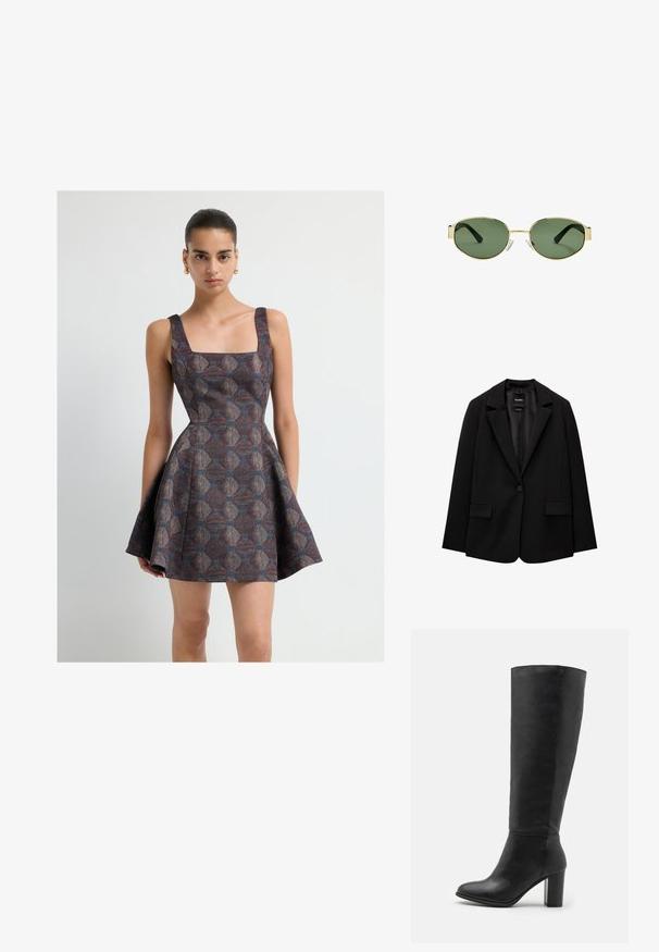 Czarna marynarka wykonana z gładkiego materiału, z pojedynczym zapięciem na guzik, wykrojonymi klapami i dwoma przednimi kieszeniami. Minimalistyczny design, dopasowany krój.; Kobieta w bezrękawowej, wzorzystej, rozkloszowanej mini sukience z kwadratowym dekoltem i złotymi kolczykami w kształcie kół, stojąca na tle białym.; Czarne kozaki do kolan wykonane z gładkiej skóry, z szerokim obcasem i zaokrąglonym czubkiem. Minimalistyczny design bez widocznych elementów metalowych czy dekoracji.; Złote okulary przeciwsłoneczne w metalowej oprawie z zielonymi soczewkami, o owalnym kształcie, czarnymi zausznikami i przezroczystymi noskami. Czysty, minimalistyczny design.