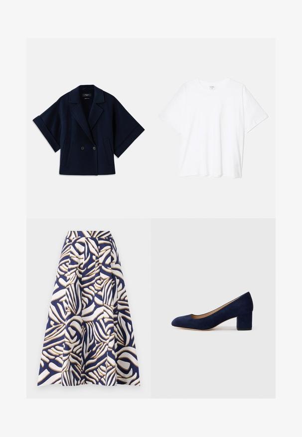 Námornícky modrý kabát z vlnenej zmesi so šálovým golierom, dvojradovým gombíkovým zapínaním, krátkymi rukávmi a dvoma prednými vreckami.; Biely bavlnený tričko s krátkymi rukávmi, okrúhlym výstrihom, voľným strihom a prešitým lemom. Štítok viditeľný na vnútornom krku.; Sukňa do dĺžky kolien vyrobená z bavlny, s námorníckou modrou farbou a výraznými bielymi a zlatými abstraktnými vzormi; plisé dodáva objem.; Námořnické modré semišové lodičky s špičatou špičkou a středním blokovým podpatkem. Hladká textura s jemným leskem a malým výstřihem vpředu.