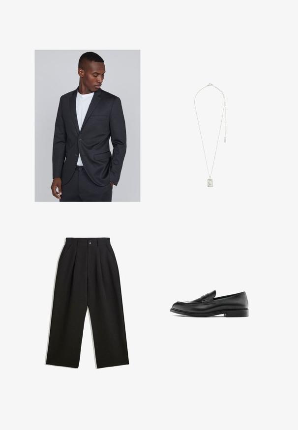 Giacca da completo grigio scuro su misura con vestibilità slim, chiusura a un bottone e rever a punta. Texture liscia con un motivo sottile.; Maglietta nera a maniche lunghe tipo henley, realizzata in tessuto morbido, con patta bottonata, scollatura rotonda e maniche aderenti.; Pantaloni neri con una vestibilità comoda, caratterizzati da pieghe frontali, tasche laterali e chiusura con bottone. Realizzati in tessuto testurizzato.; Mocassino penny in pelle nera con tacco basso, punta arrotondata e dettagli cuciti lungo la tomaia, mostrato in profilo laterale su uno sfondo bianco.; Collana d'argento con un pendente rettangolare dal design intricato, una catena fine e un fermo regolabile per la regolazione della lunghezza.