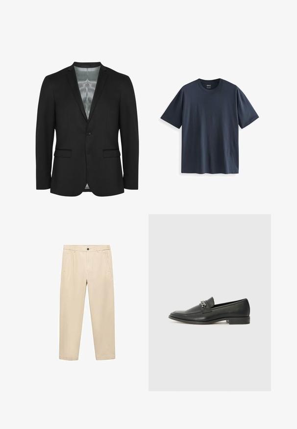 Blazer noir avec une coupe slim, fermeture à un bouton, deux poches frontales et doublure en satin. Tissu lisse et texturé avec un design classique.; T-shirt en coton bleu marine avec un col rond, des manches courtes et une coupe décontractée. Texture lisse sans motifs ni accents visibles.; Pantalons beige décontractés en tissu doux ; dotés d'une taille élastique, de poches avant et d'une coupe droite.; Mocassin en cuir noir avec une finition lisse, présentant un design cousu et une accent décoratif en chaîne métallique sur le rand. Talon plat.
