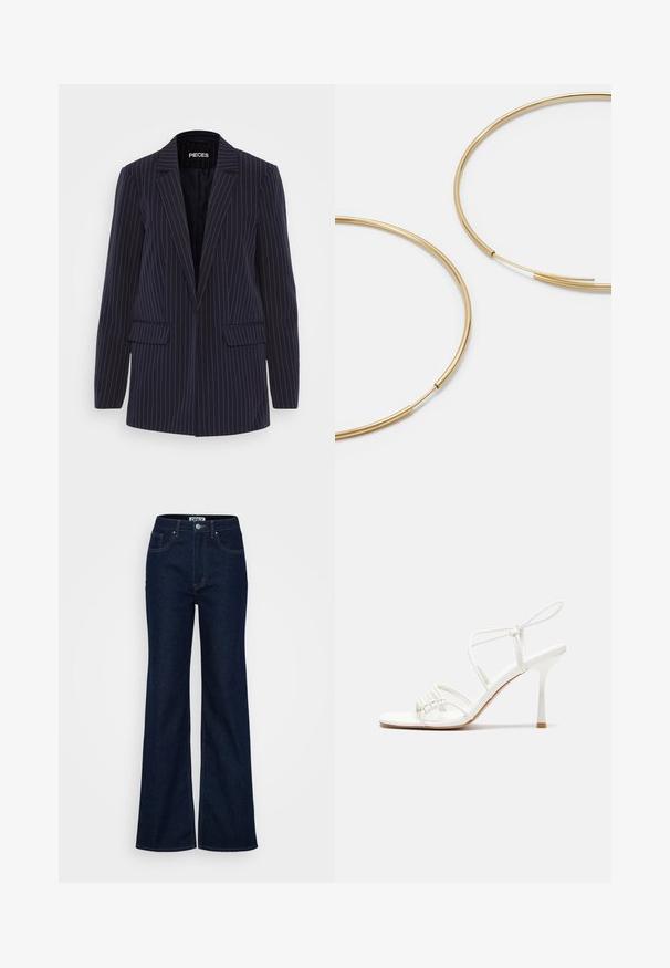 Námořnický modrý blazer s pruhy, s klopami, dlouhými rukávy, klopovými kapsami a obepnutým střihem.; Halenka s dlouhým rukávem a vysokým krkem pokrytá stříbrnými flitry. Vyznačuje se hladkou texturou, přiléhavým střihem a designovými detaily s nabíranými rameny.; ONLY Tall ONLJUICY WIDE RINSE - Wide leg - dark blue denim; Bílé sandály na vysokém podpatku s tenkým páskem kolem kotníku, plochou špičkou, texturovaným předním dílem s nařasenými detaily.; Zlaté kruhové náušnice, tenké a kulaté, s hladkým kovovým povrchem a bez zdobení či vzorů.