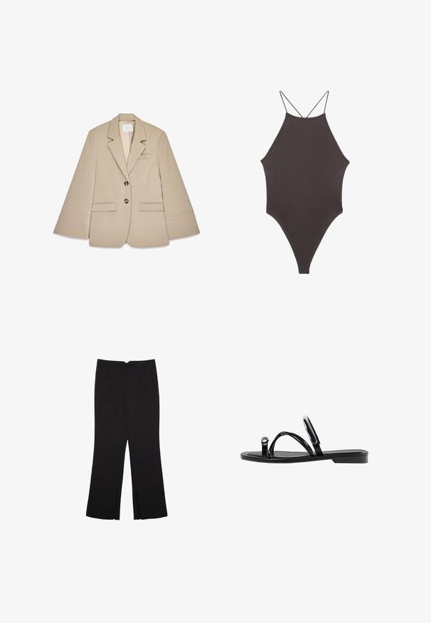 Bežový blazer s šálovým golierom, dvoma prednými vreckami s klopou a dvoma mosadznými gombíkmi. Má štruktúrovaný dizajn a hladkú textúru látky.; Hnedé, vysoký krk jednodielne plavky s tenkými, nastaviteľnými ramienkami; s vysokým strihom na nohách a hladkým povrchom. Bez vzorov alebo ozdôb.; Čierne nohavice so strihom rovného strihu, s prednými vreckami a bočnými rozparkami na leme. Vyrobené z mäkkej, hladkej tkaniny. Vhodné na rôzne príležitosti.; Čierne ploché sandále s lesklým povrchom, tromi tenkými popruhmi a okrúhlou kovovou ozdobou na prste. Elegantný dizajn s minimálnym podpätkom.