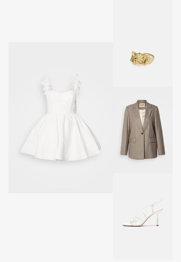 Braun gestreifter Blazer mit einem Knopfverschluss, zwei Fronttaschen und goldenen Akzenten. Weicher Stoff und klassische, taillierte Silhouette.; Weißes Kleid mit einem taillierten Oberteil und einem weiten Rock. Verfügt über Federschmuck an den Trägern und einem glatten, strukturierten Stoff.; Weiße, geschnallte High-Heel-Sandalen mit flacher Zehenbasis, strukturiertem Vorderteil mit gerafften Akzenten und schlankem Knöchelriemen.; Goldring mit strukturiertem, wellenförmigem Design, das drei markante Spitzen aufweist. Glatte, glänzende Oberfläche mit einem offenen Band für einen verstellbaren Sitz.