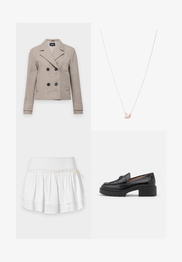 Kaksikaruline bež lühike jakk mustade nööpidega, lõikega krae ja pikad varrukad, valmistatud tekstuurilisest villataolisest materjalist.; Helesinises särgis, mis on valmistatud läikivast kangast, klassikaline krae, nupuga esios, puffvarrukad ja kihiline, volangiline lõige.; Valge kihiline seelik elastse vöökoht, millel on tekstureeritud smocking detail ja dekoratiivne paela aktsent. Puuvillane kangas.; Mustmustest mustaimega madala plokknäuga, ümmarguse varbaga, dekoratiivse rihmaga ja ülalt tekstuuriga õmblusdetailidega. Sile viimistlus.; Roosa kuldne kaelakee, millel on luigependant, kaunistatud selgete kristallidega. Ketil on peen linkide disain.