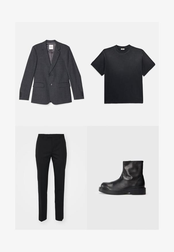 Grijze op maat gemaakte blazer van geweven stof, met een enkele knoopsluiting, twee voorzakken en een gesneden revers.; Zwarte katoenen t-shirt met een ronde halslijn en korte mouwen. Heeft een ontspannen pasvorm, een gladde textuur en een minimalistisch ontwerp.; Zwarte broek met een recht gesneden ontwerp, gemaakt van een gladde stof. Bevat voorplooien, steekzakken en een vlakke tailleband.; Zwarte leren enkellaarsjes met een ronde neus, een gladde textuur en een robuuste zwarte rubberen zool. Minimalistisch design zonder zichtbare hardware.