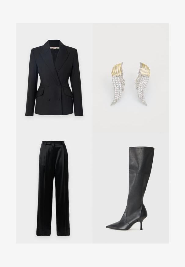 Fekete, kétsoros blézer, bemetszett gallérral, két elülső zsebbel és gombos záródással, sima anyagból készült.; Fehér pamut póló rövid ujjal, kerek nyakkivágással, laza fazonnal és varrott szegéllyel. Címke látható a belső nyakrészén.; Fekete magas derekú selyem nadrág, egyenes, széles lábakkal, övhurkokkal és lapos elülső záródással, sima fehér háttér előtt.; Térd fölötti fekete bőr csizmák hegyes orral és karcsú stiletto sarkal. Simább textúrájúak, jól illeszkedő kialakítással és varrással a tetején.; Két szárnyformájú fülbevaló, ezüstszínű fémből, átlátszó, kerekre csiszolt strasszokkal és aranyszínű fémbetétekkel, rétegezett kialakítással.