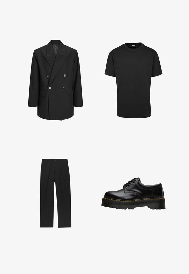 Črn dvojniki suknjič iz teksturirane tkanine s koničastim reverjem, dvema sprednjima žepoma in velikimi okroglimi gumbi.; Črna bombažna majica s krožno odprtino, kratkimi rokavi in ravnim robom. Gladka tekstura; preprost, nezakrit dizajn.; Črne hlače z ravnim krojem, narejene iz gladkega materiala. Imajo sprednje gube in enojno zaponko na pasu.; Črne usnjene čevlje z vezalkami, debelim zobatim črnim gumijastim podplatom in rumenim šivom ob robu, ki imajo gladek finiš.