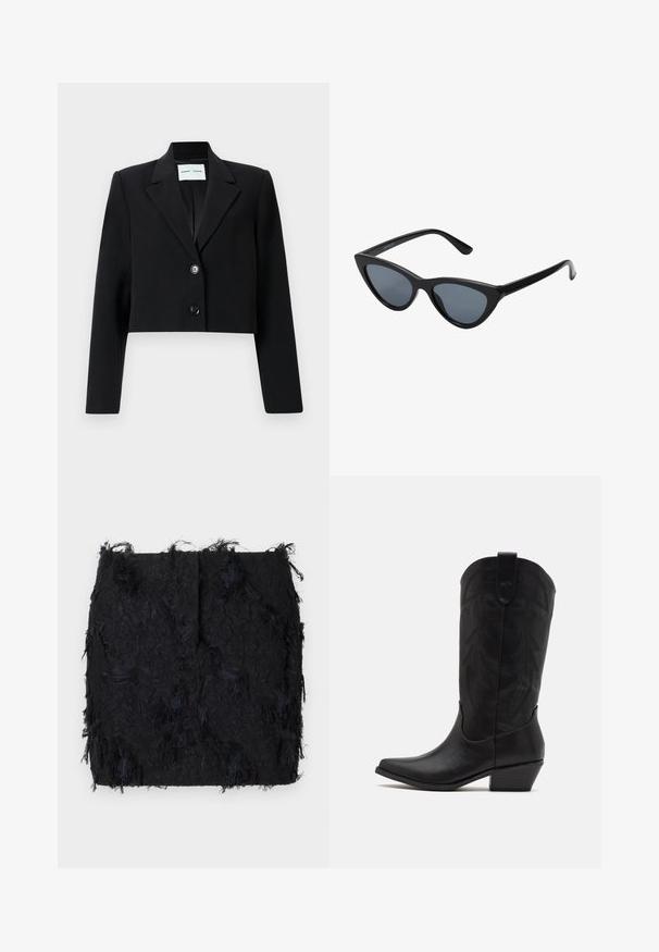 Kuttet svart blazer laget av glattene stoff. Har en klippet krage, én knapp lukking, og lange ermer. Minimalistisk design.; To kvinner med ribbestrikkede utringninger uten ermer i brun og svart, vist på en enkel hvit bakgrunn.; Svart teksturert skjørt med lagdelt frynse-design og en litt ujevn kant, laget av et lett materiale.; Sorte skinn cowboystøvler med spiss tå, lav stablet hæl og intrikat preget bladmønster på skaftet. Løkke øverst for enkel påkledning.; Sorte cat-eye solbriller med mørk grå linser, glatte plastikkrammer, spisse hjørner og rette stenger. Ingen synlig maskinvare eller detaljer.; Burgunderfarget lærhåndveske med en buet form, gullfarget detaljer på hardware og glidelås lukking. Har en avtagbar skulderrem.