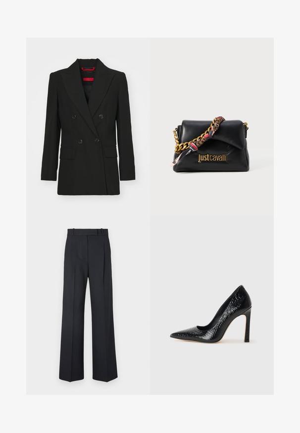 Blazer negro de doble botonadura con solapas en punta, dos bolsillos frontales y cierres a presión. Textura suave, corte entallado y etiqueta de marca roja visible.; Body negro de manga larga con escote en V profundo, diseño de volantes en capas en el pecho y mangas acampanadas. Tela suave y elástica.; Pantalones oscuros de rayas con un diseño de cintura alta y pierna ancha, sin hardware o adornos visibles. Textura suave y ajuste entallado.; Zapato de tacón alto negro con punta afilada y textura de piel de cocodrilo, que presenta un diseño elegante, un alto tacón de aguja y un interior negro suave.; Bolso de mano de piel negra con una correa de cadena dorada, que presenta un acento de tela con patrón y un logotipo grabado en la parte frontal.