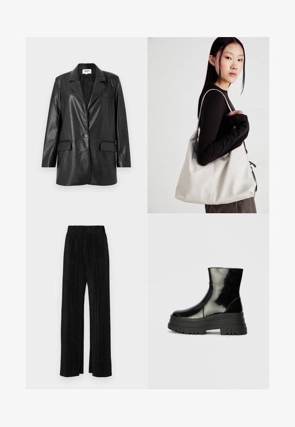 Fekete műbőr blézer, kihajtott gallérral, egygombos záródással, két elülső zsebbel és egy mellzsebbel. Sima textúrájú és testhezálló fazonú.; Fekete garbónyakú, hosszú ujjú felső, bordás anyagból készült, testhez álló fazonnal, magas nyakkal, minták és díszítések nélkül.; Fekete pliszírozott nadrág gumis derekkal. Széles lábakkal rendelkezik, sima, texturált anyagból készült, függőleges csíkokkal.; Fekete fényes boka csizma vastag bordázott talppal és kerek orral, oldalnézet világos szürke háttér előtt.; Puha anyagból készült bézs kézitáska, laza dizájnnal, varrott részletekkel és két vállpánttal. Mindennapi használatra alkalmas.