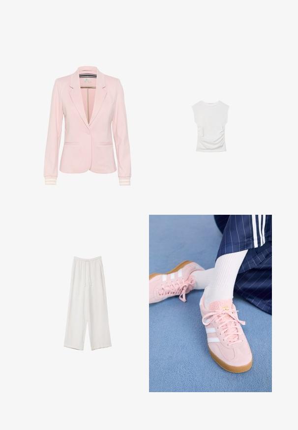 Blazer rose pâle en tissu doux, avec un revers à cran, deux poches avant, une fermeture à un bouton et des poignets à rayures.; Haut blanc à manches courtes avec un col rond. Doté d'une texture froncée sur les côtés et d'une silhouette ajustée, fabriqué à partir d'un matériau doux et extensible.; Pantalons larges blancs en tissu léger. Dotés d'une taille élastique avec cordon de serrage et de poches latérales. Texture lisse.; Des sneakers en daim rose clair avec des rayures et des lacets blancs, dotés d'une languette texturée et d'une semelle en gomme, posées sur un tapis bleu.